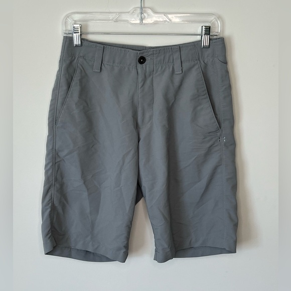Under Armour Men's Flat Front Gray Shorts Size 30 - Picture 1 of 5